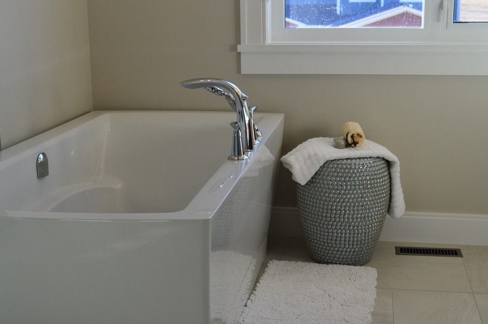 Scrubbing your tub will go a long way toward getting back your deposit